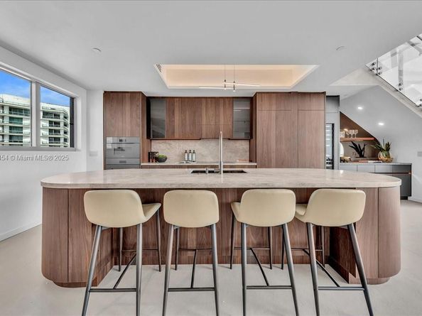 888 Biscayne Blvd PH 5704, Miami FL 33132
