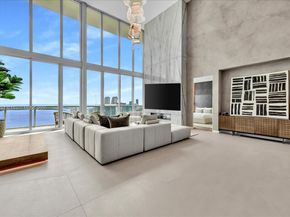 888 Biscayne Blvd PH 5704, Miami FL 33132