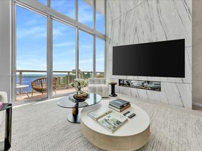 888 Biscayne Blvd PH 5704, Miami FL 33132