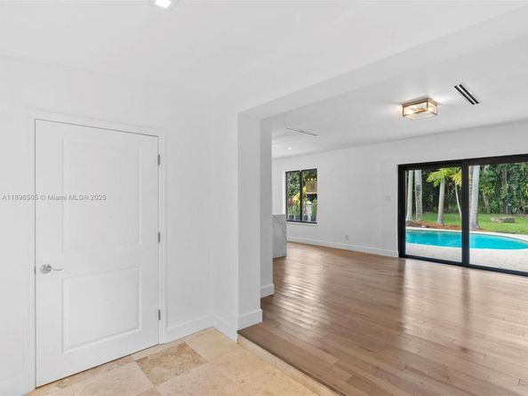 8501 SW 68th St Rd, Miami FL 33143