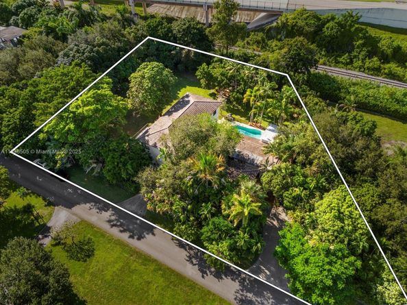 8501 SW 68th St Rd, Miami FL 33143