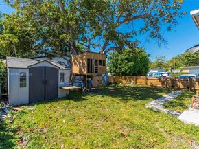 2402 Plunkett St, Hollywood FL 33020