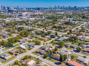 2402 Plunkett St, Hollywood FL 33020