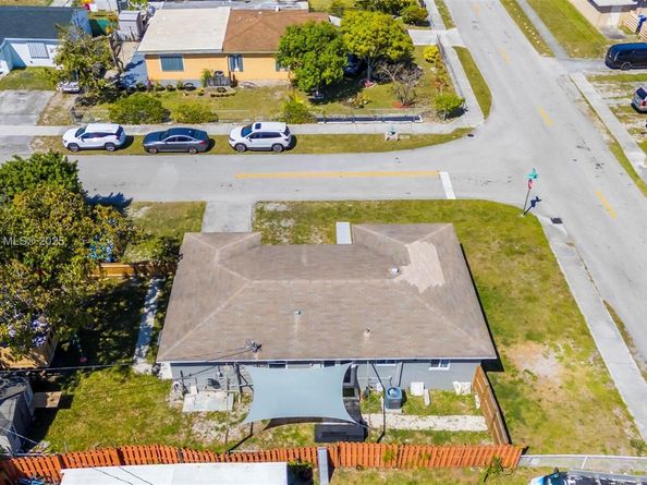 2402 Plunkett St, Hollywood FL 33020