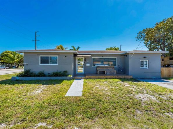2402 Plunkett St, Hollywood FL 33020