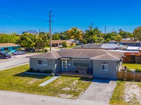 2402 Plunkett St, Hollywood FL 33020
