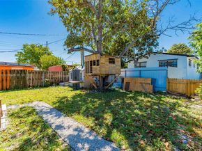 2402 Plunkett St, Hollywood FL 33020