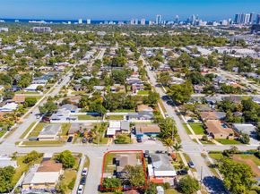 2402 Plunkett St, Hollywood FL 33020