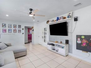 2402 Plunkett St, Hollywood FL 33020