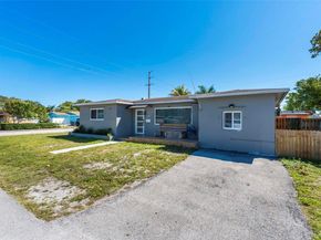 2402 Plunkett St, Hollywood FL 33020