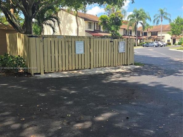 3699 Carambola Cir N 2837, Coconut Creek FL 33066