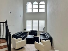 10873 NW 71st St, Doral FL 33178