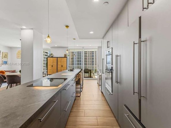 888 Brickell Key Dr 1207, Miami FL 33131