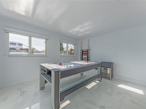 317 SE 7th Ave, Deerfield Beach FL 33441