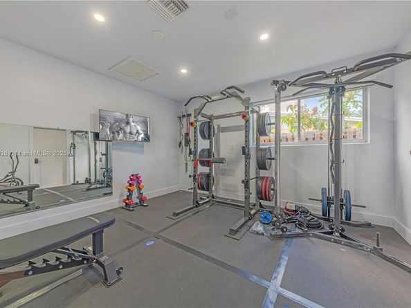 317 SE 7th Ave, Deerfield Beach FL 33441