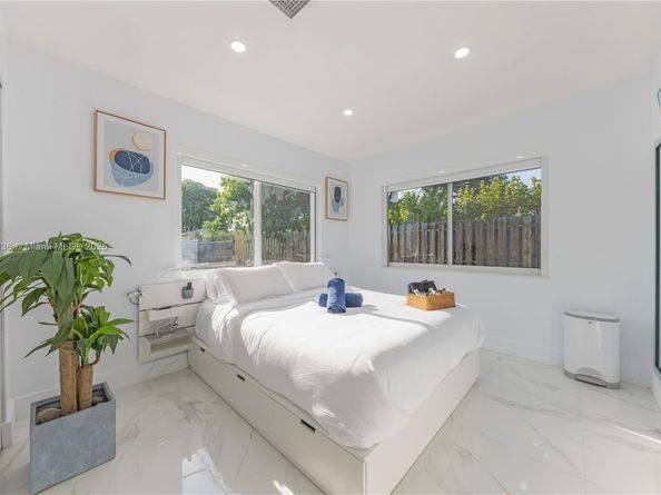 317 SE 7th Ave, Deerfield Beach FL 33441