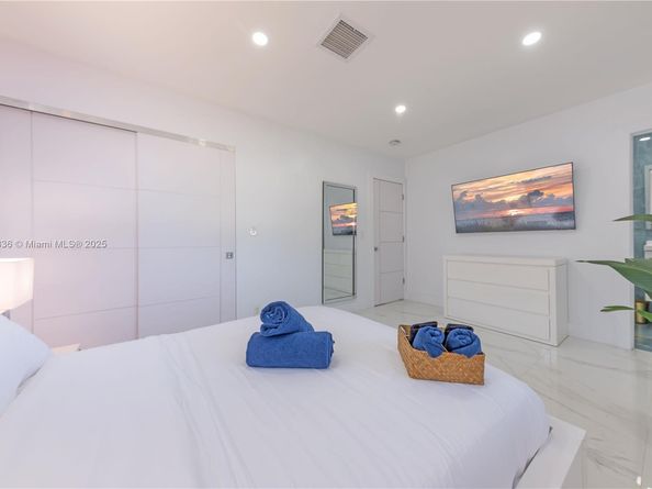 317 SE 7th Ave, Deerfield Beach FL 33441