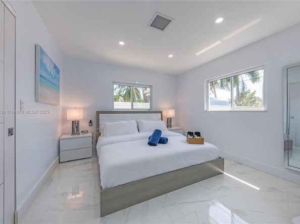 317 SE 7th Ave, Deerfield Beach FL 33441