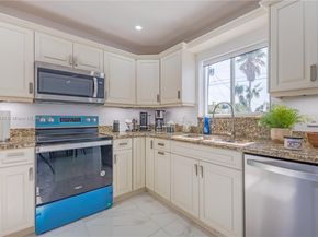 317 SE 7th Ave, Deerfield Beach FL 33441