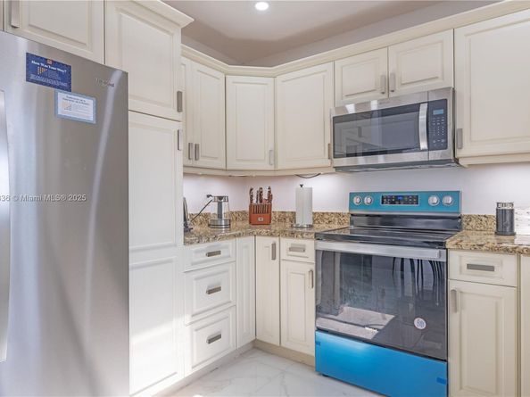 317 SE 7th Ave, Deerfield Beach FL 33441