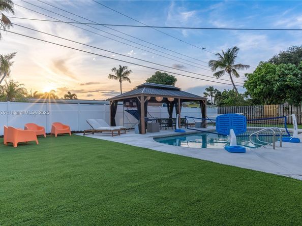 317 SE 7th Ave, Deerfield Beach FL 33441