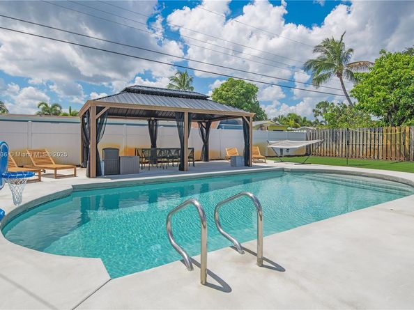 317 SE 7th Ave, Deerfield Beach FL 33441