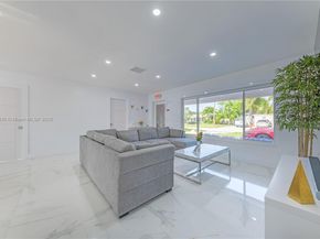 317 SE 7th Ave, Deerfield Beach FL 33441