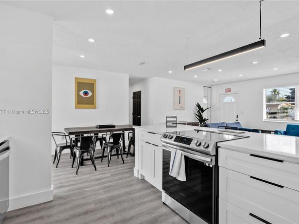 7471 Hope St, Hollywood FL 33024