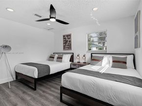 7471 Hope St, Hollywood FL 33024