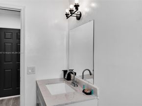 7471 Hope St, Hollywood FL 33024