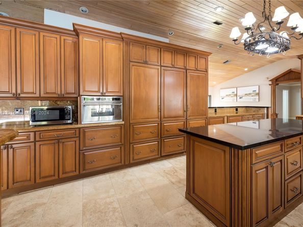 2685 Hackney Rd, Weston FL 33331