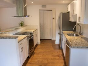 3343 Franklin Ave, Miami FL 33133