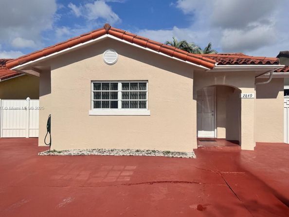 2849 W 71st St, Hialeah FL 33018