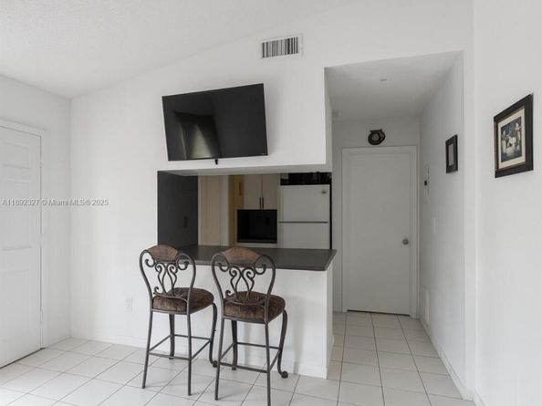 2849 W 71st St, Hialeah FL 33018