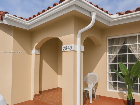 2849 W 71st St, Hialeah FL 33018