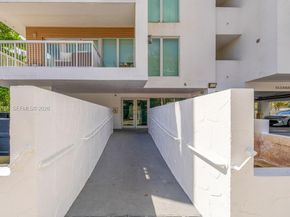 2740 SW 28th Ter 705, Miami FL 33133