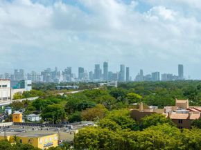 2740 SW 28th Ter 705, Miami FL 33133
