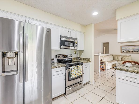 10963 NW 12th Mnr, Coral Springs FL 33071