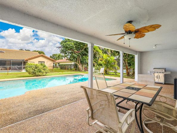 10963 NW 12th Mnr, Coral Springs FL 33071