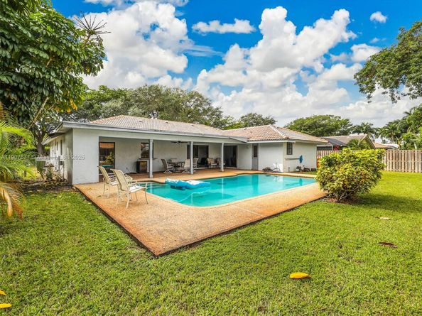 10963 NW 12th Mnr, Coral Springs FL 33071