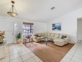 10963 NW 12th Mnr, Coral Springs FL 33071