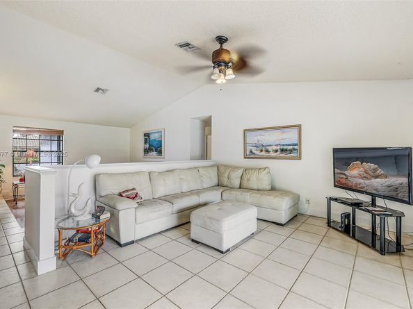 10963 NW 12th Mnr, Coral Springs FL 33071