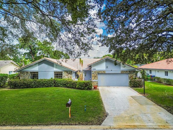 10963 NW 12th Mnr, Coral Springs FL 33071