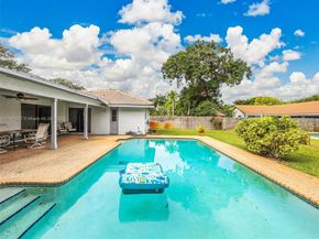 10963 NW 12th Mnr, Coral Springs FL 33071