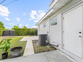 11401 SW 56th St, Miami FL 33165