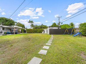 11401 SW 56th St, Miami FL 33165