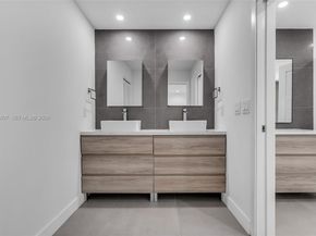 1769 Wa Kee Na Dr, Miami FL 33133