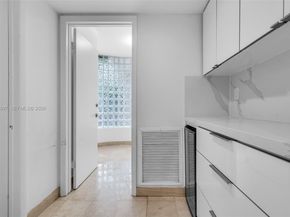 1769 Wa Kee Na Dr, Miami FL 33133