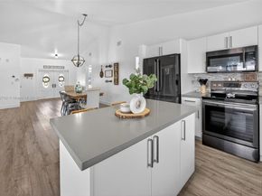 15326 SW 58th Ter, Miami FL 33193