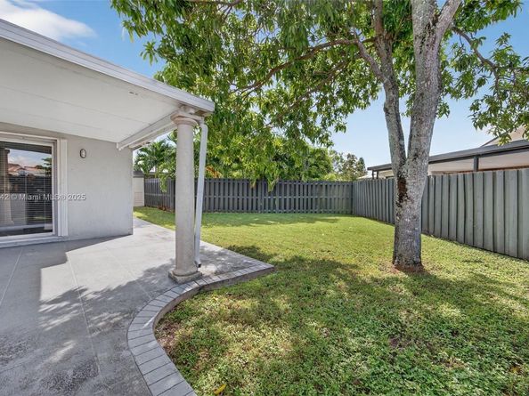 15326 SW 58th Ter, Miami FL 33193